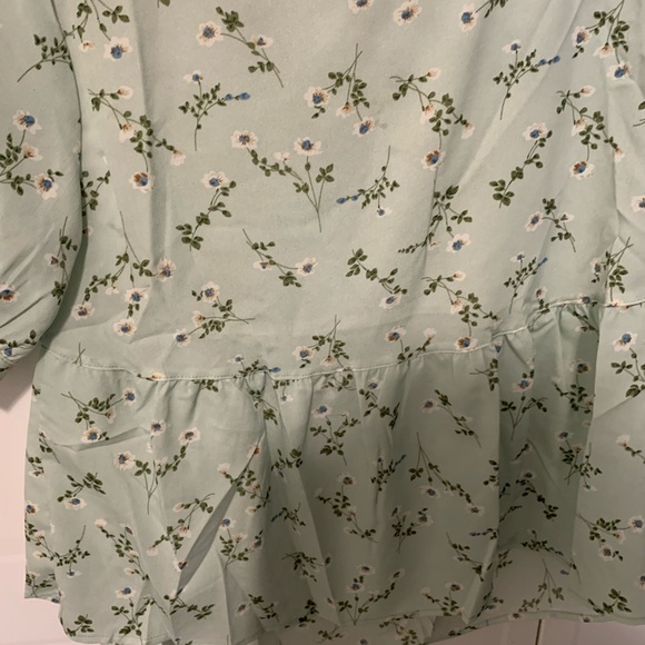 Floral blouse - Picture 3 of 3